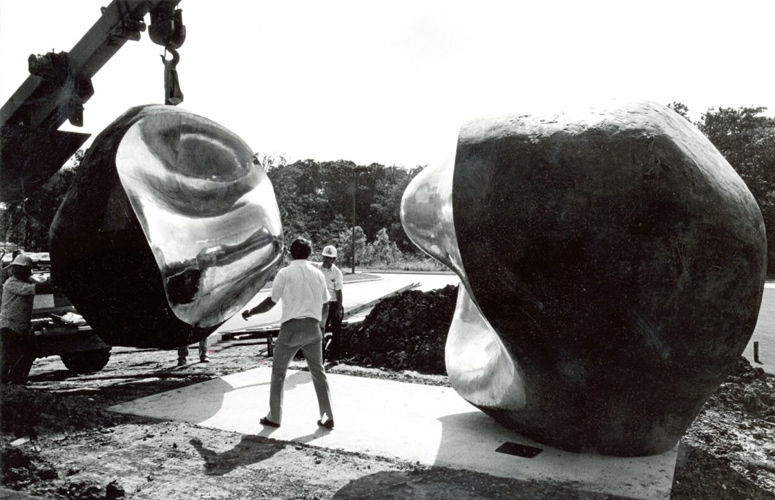 Pablo Serrano's monumental bronze sculpture Spiritus Mundi installed on campus on April 12, 1977